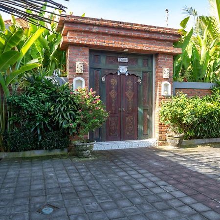 D-Anyar Stay And Surf Canggu 外观 照片