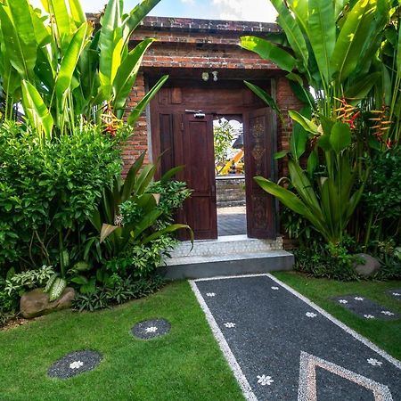 D-Anyar Stay And Surf Canggu 外观 照片
